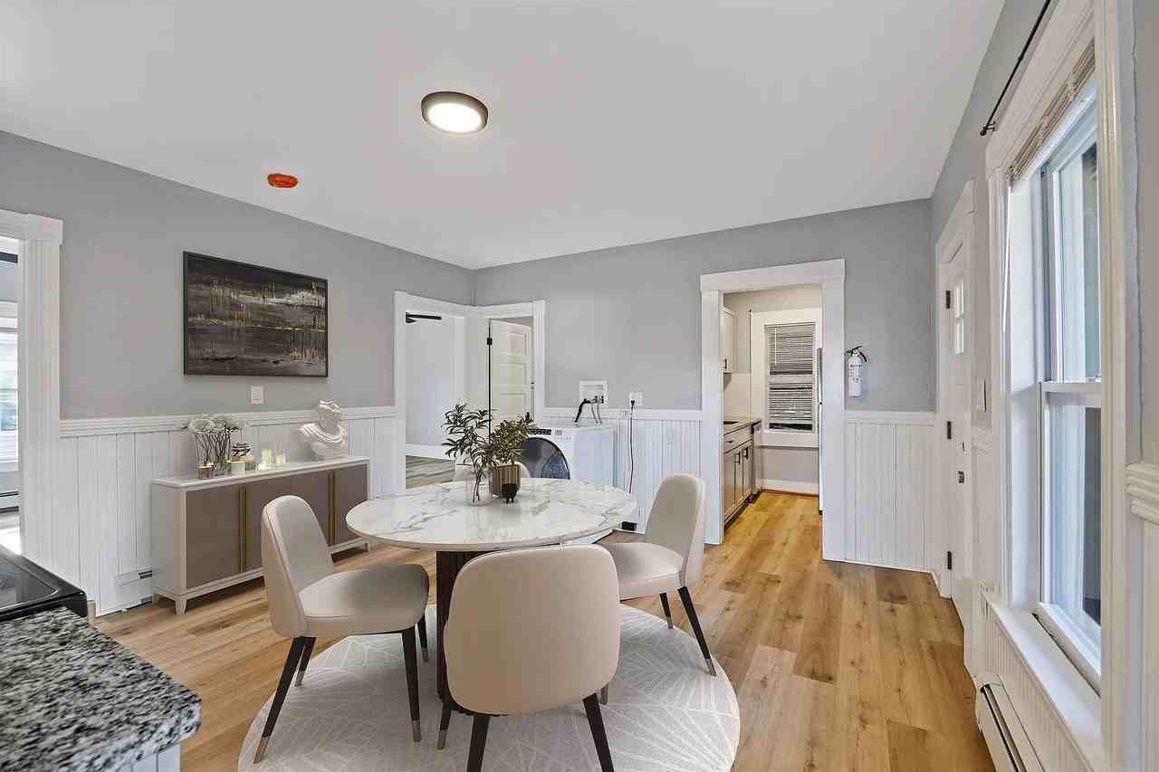 496 Bartlett St #1 - Photo 3 of 15