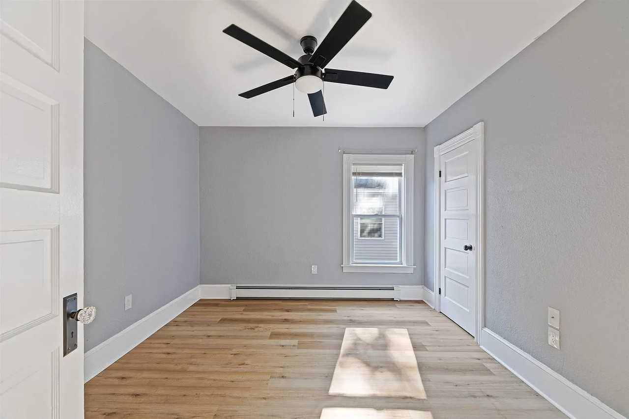 496 Bartlett St #1 - Photo 7 of 15
