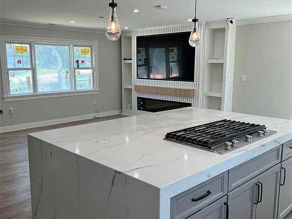 191 Meridian Rd - Photo 2 of 5