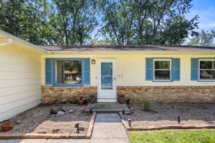 2305 Glenoak Dr - Photo 1 of 1