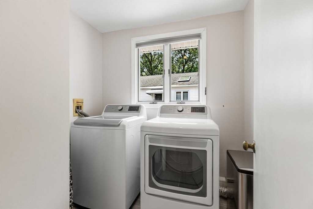 27 Johnson St - Photo 5 of 14