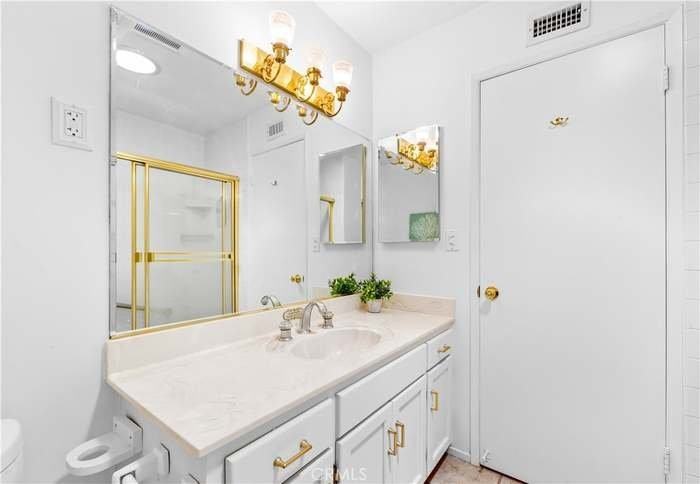 5362 Trinette Ave - Photo 7 of 19