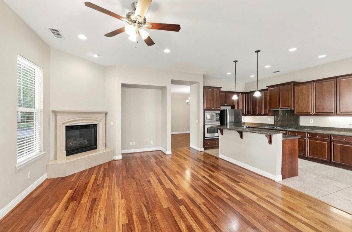 1119 Lawrence Ln - Photo 3 of 14