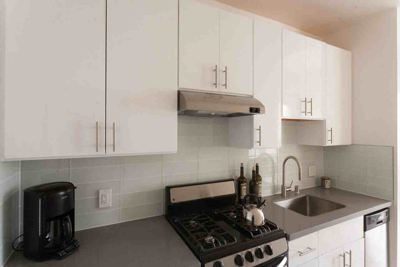 1025 Steiner - Photo 7 of 20