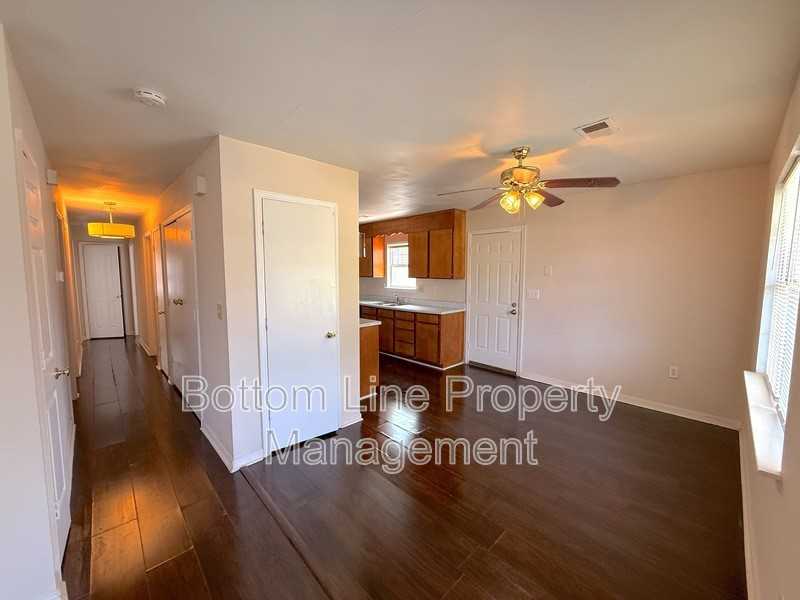 1324 Parkwood Ave - Photo 4 of 17