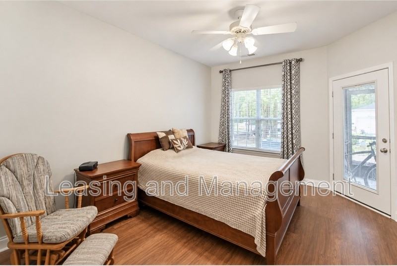 1807 Basildon Rd - Photo 7 of 32
