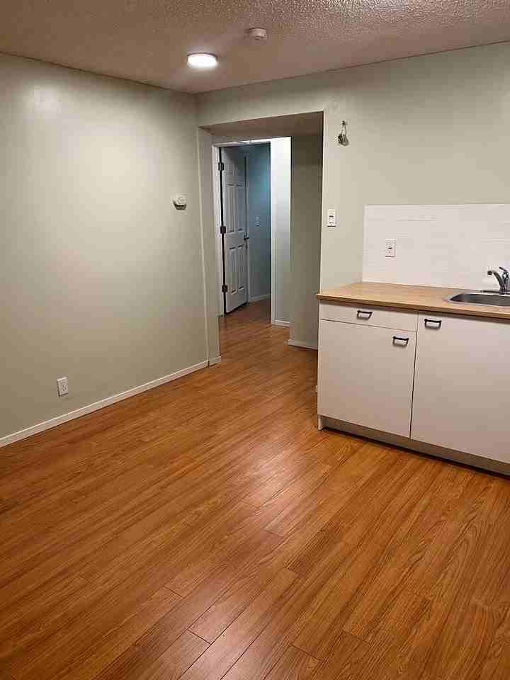 1416 42 St Ne - Photo 7 of 30