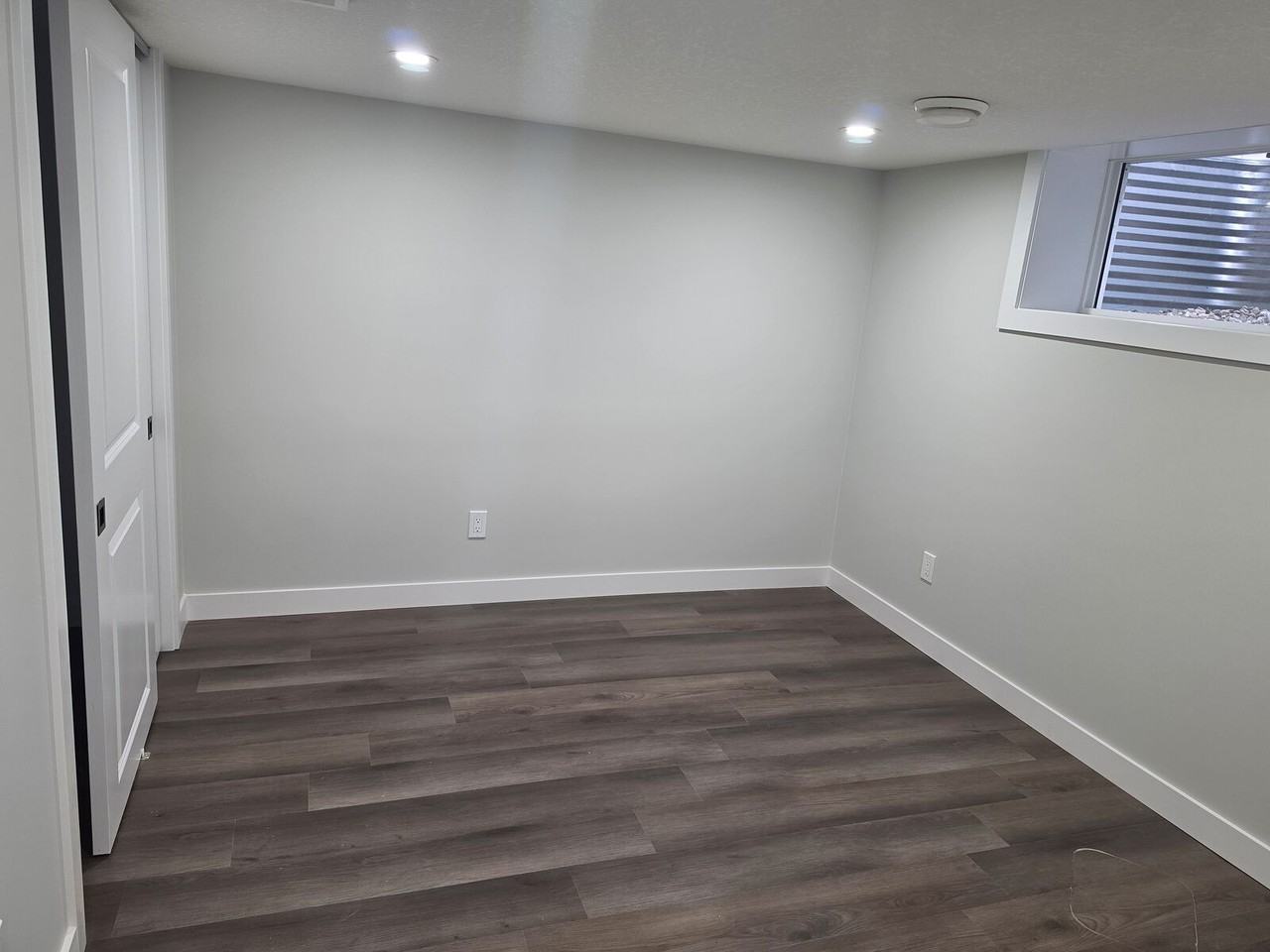 15616 16 Ave Sw - Photo 3 of 19