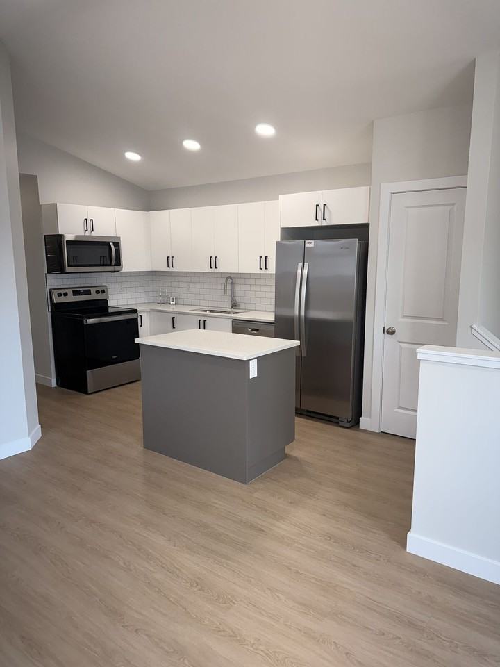 121 Taskamanwa St - Photo 2 of 11