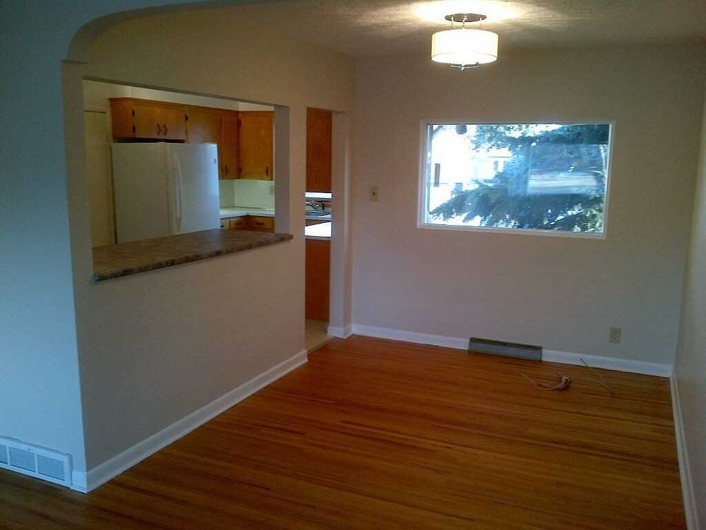 215 42 Ave Nw - Photo 7 of 11