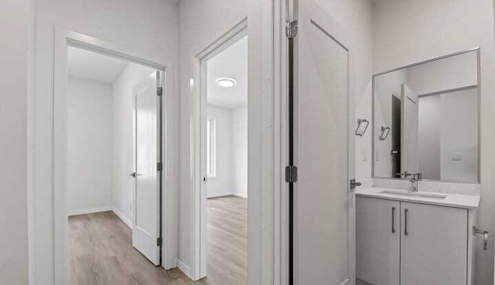 10977 135 St Nw - Photo 5 of 16