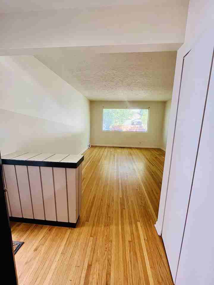 319 37 St Sw - Photo 7 of 34