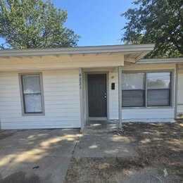 4221 Eastland St #NA - Photo 2 of 13
