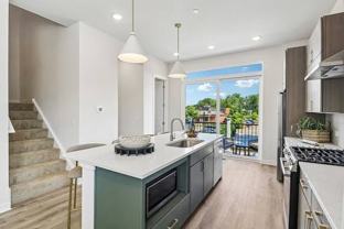 745 Hope St - Photo 1 of 1