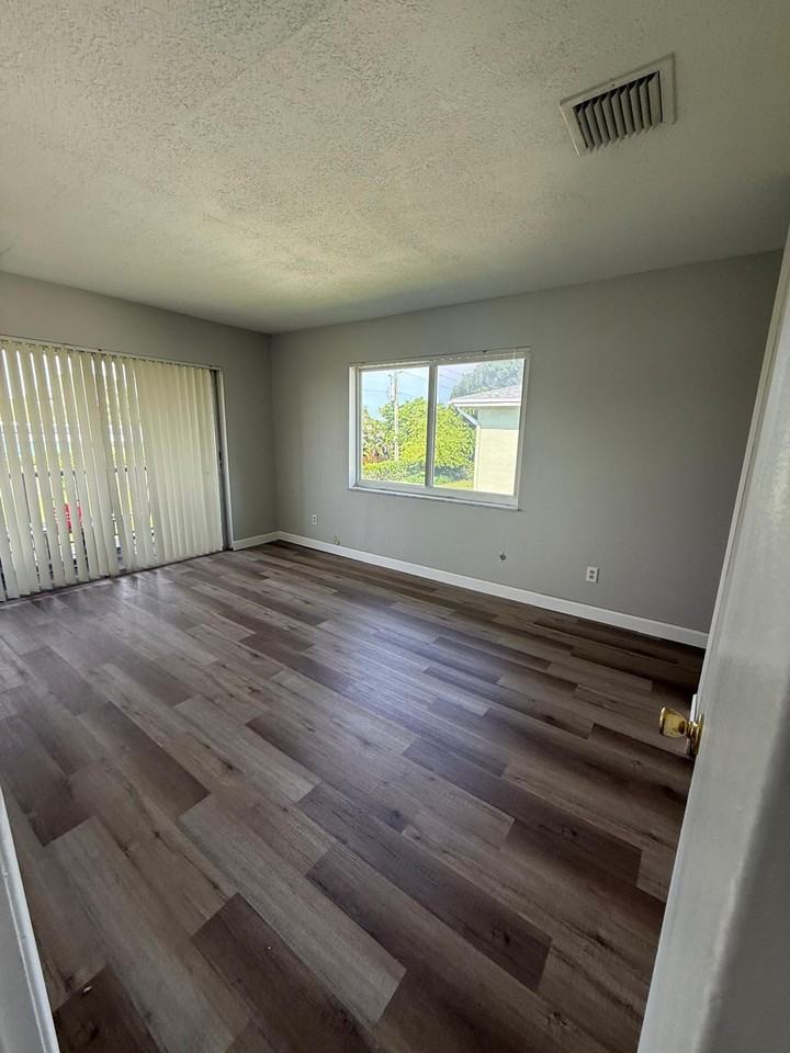 1003 Nw Spruce Ridge Dr #18 - Photo 7 of 7