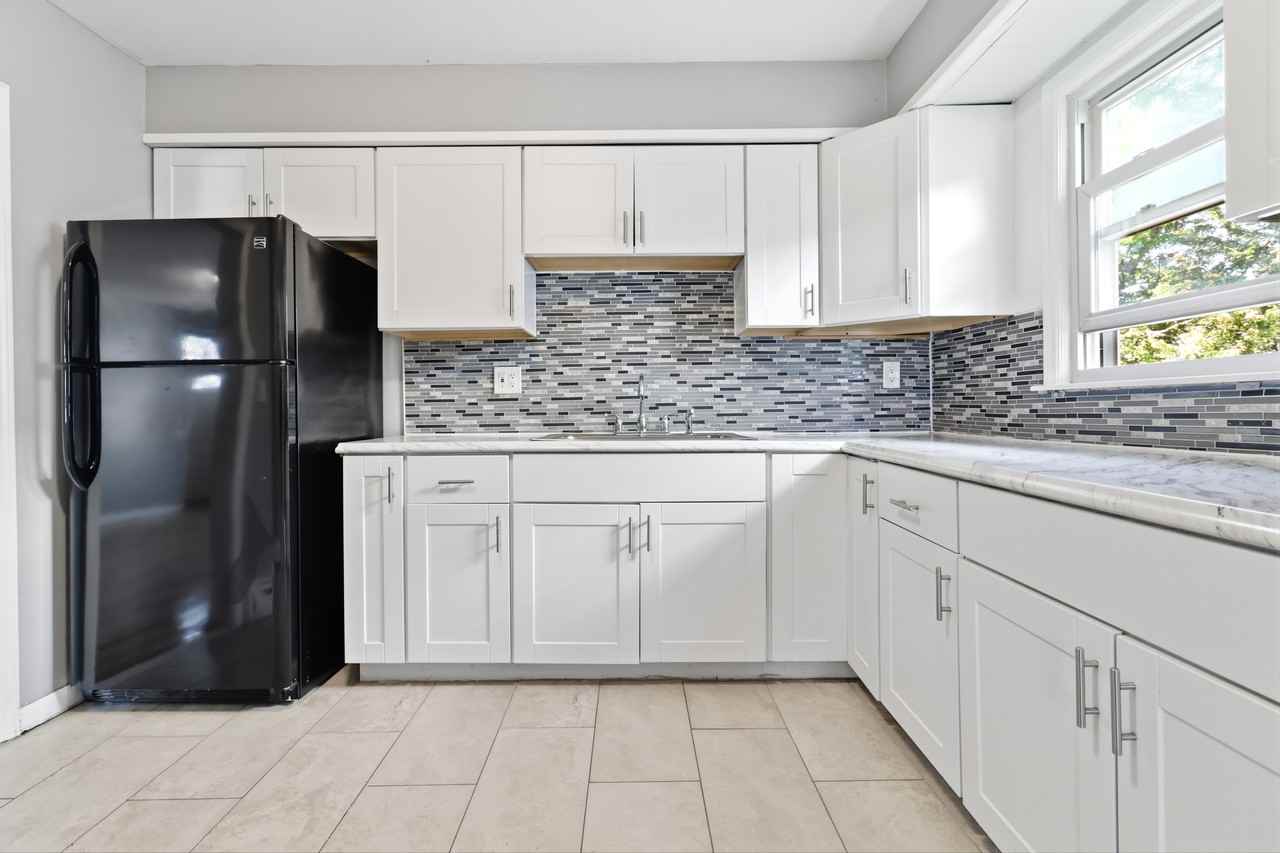 9 Allen St #1 - Photo 3 of 17