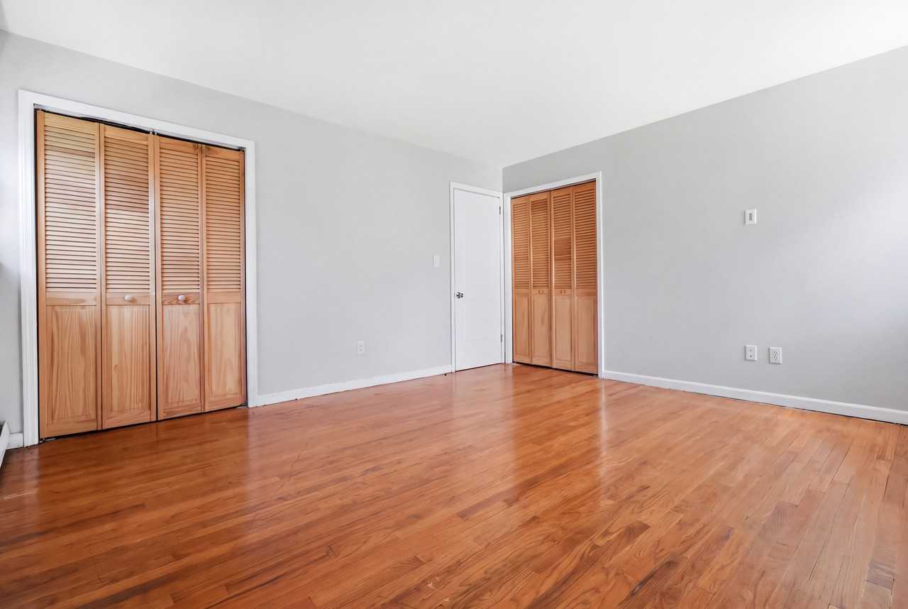 9 Allen St #1 - Photo 4 of 17