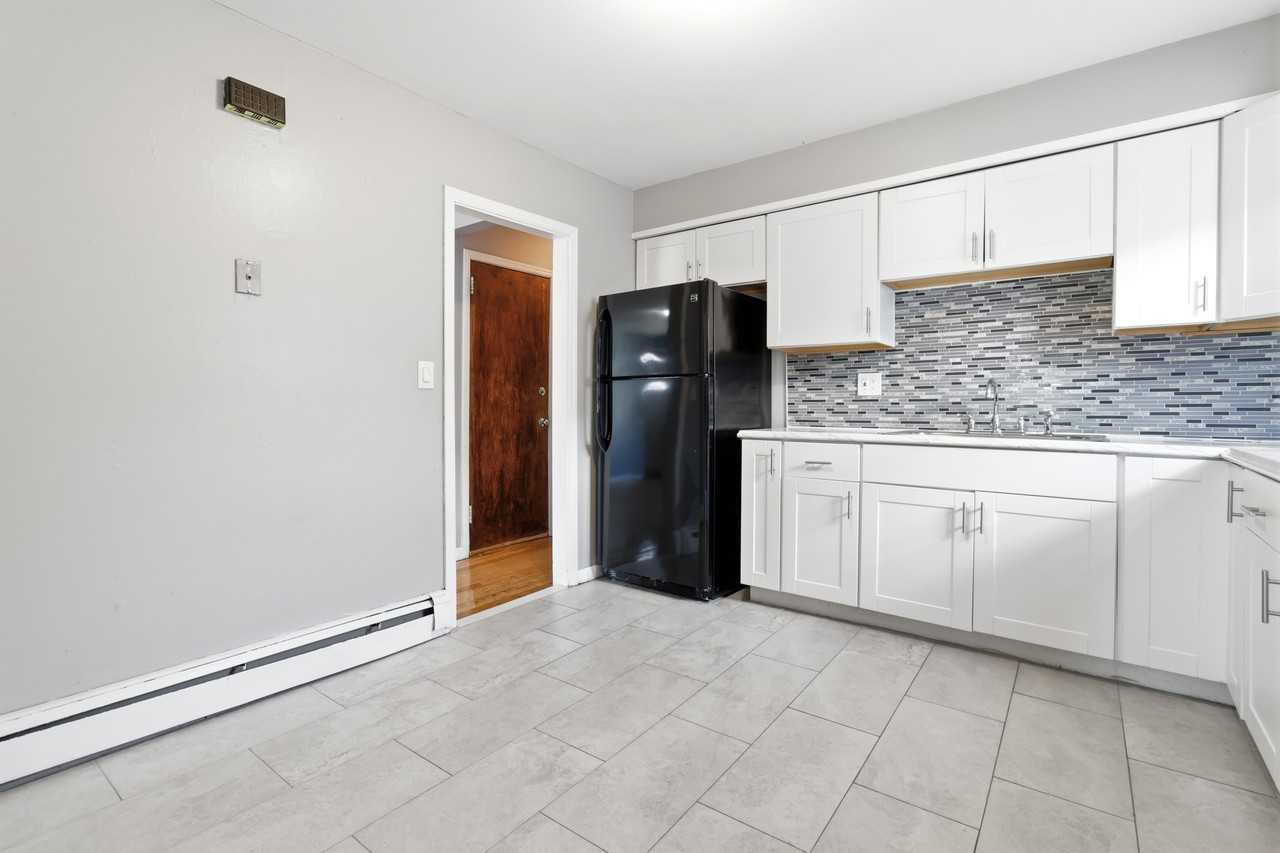 9 Allen St #1 - Photo 6 of 17