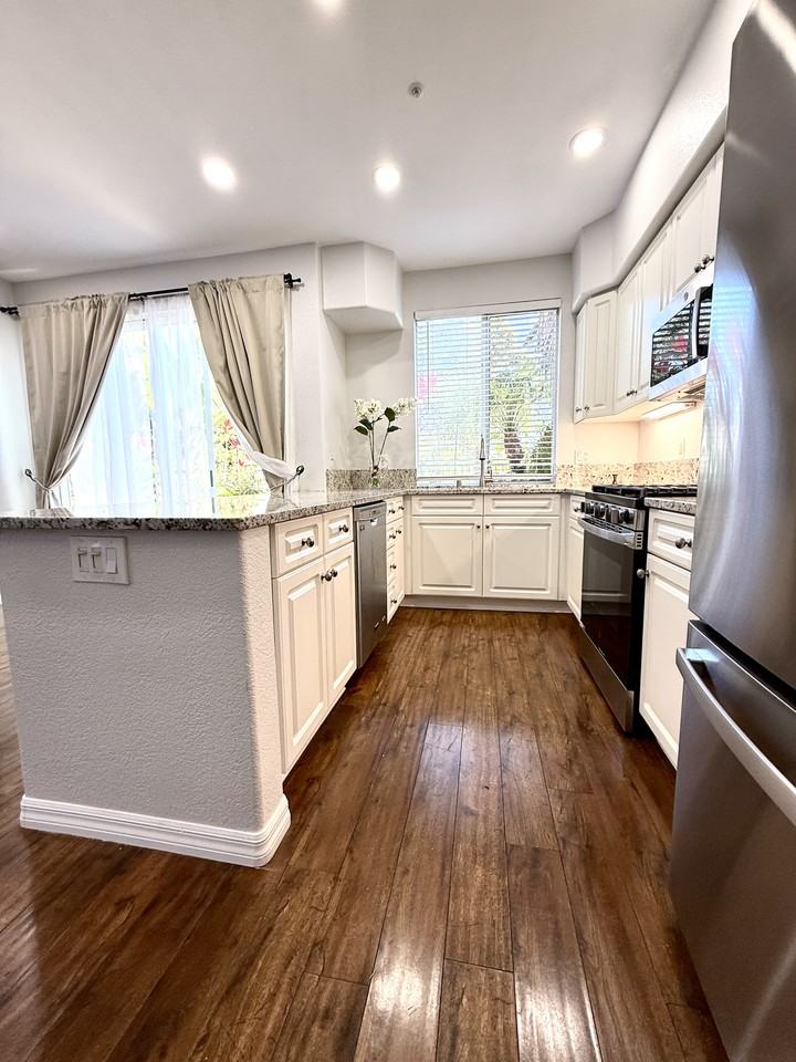 613 Sweet Pea Pl #NA - Photo 4 of 35