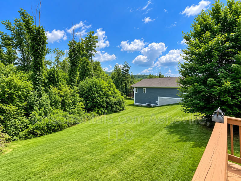 100 Little Fox Ln - Photo 3 of 17