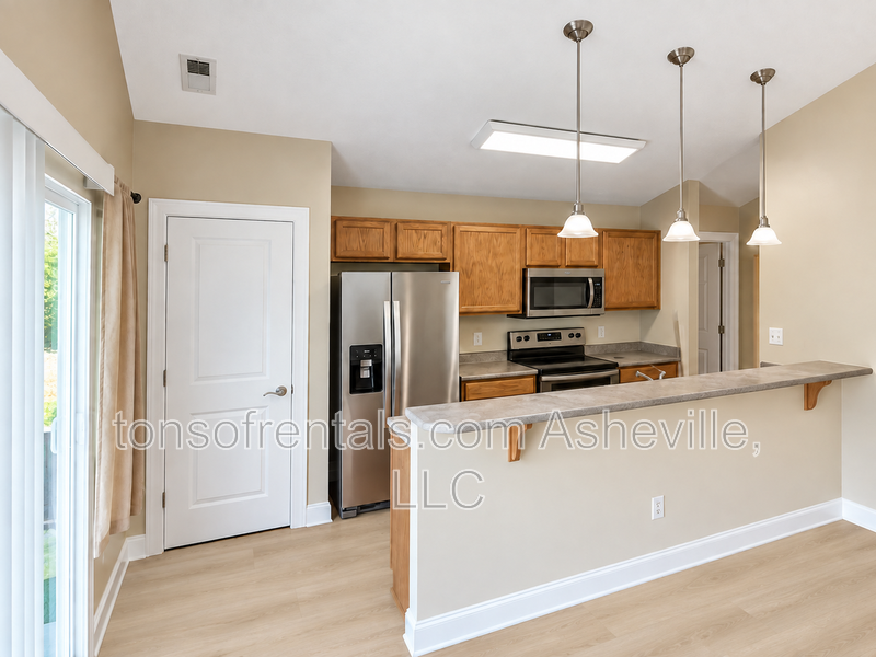 100 Little Fox Ln - Photo 7 of 17