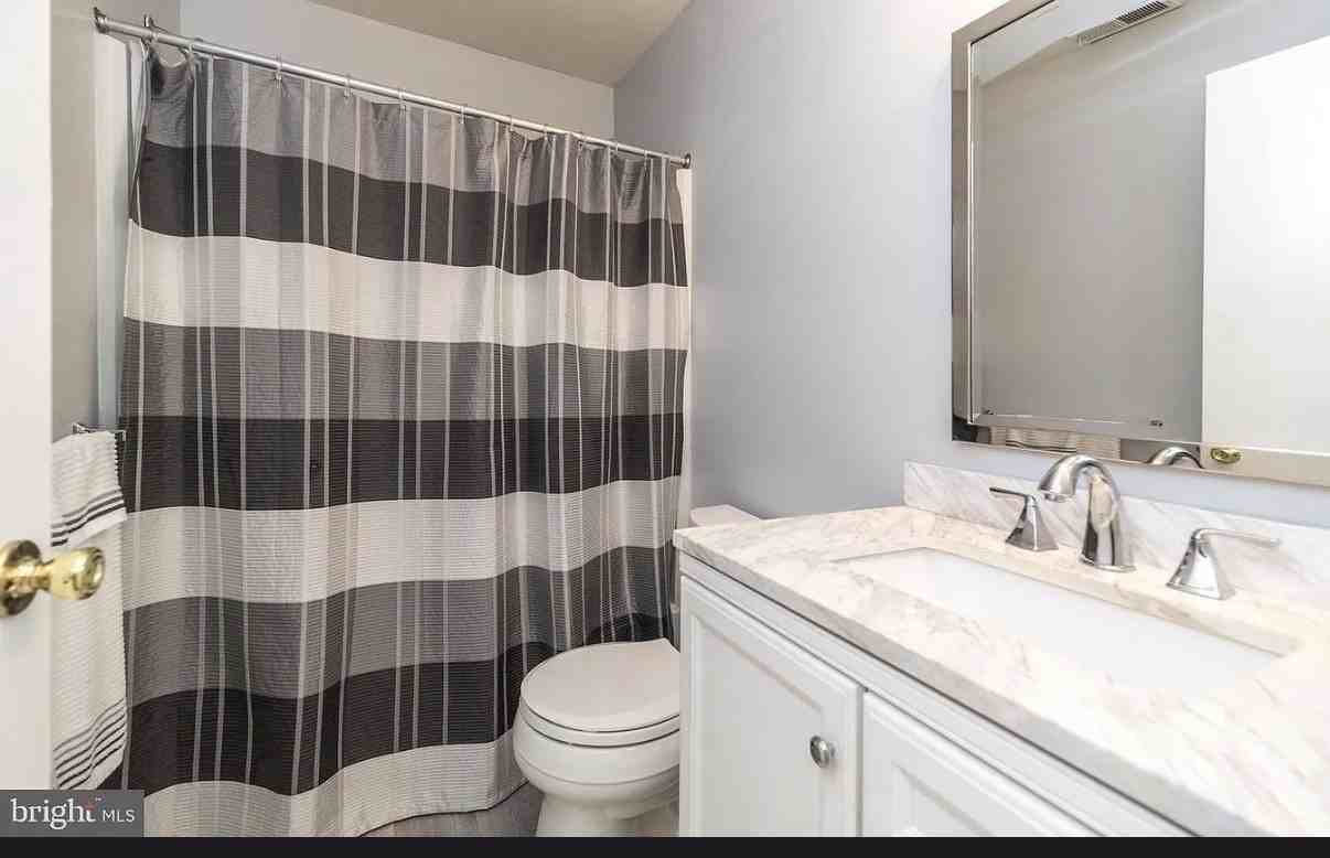 608 Thornton Ct #608 - Photo 3 of 14