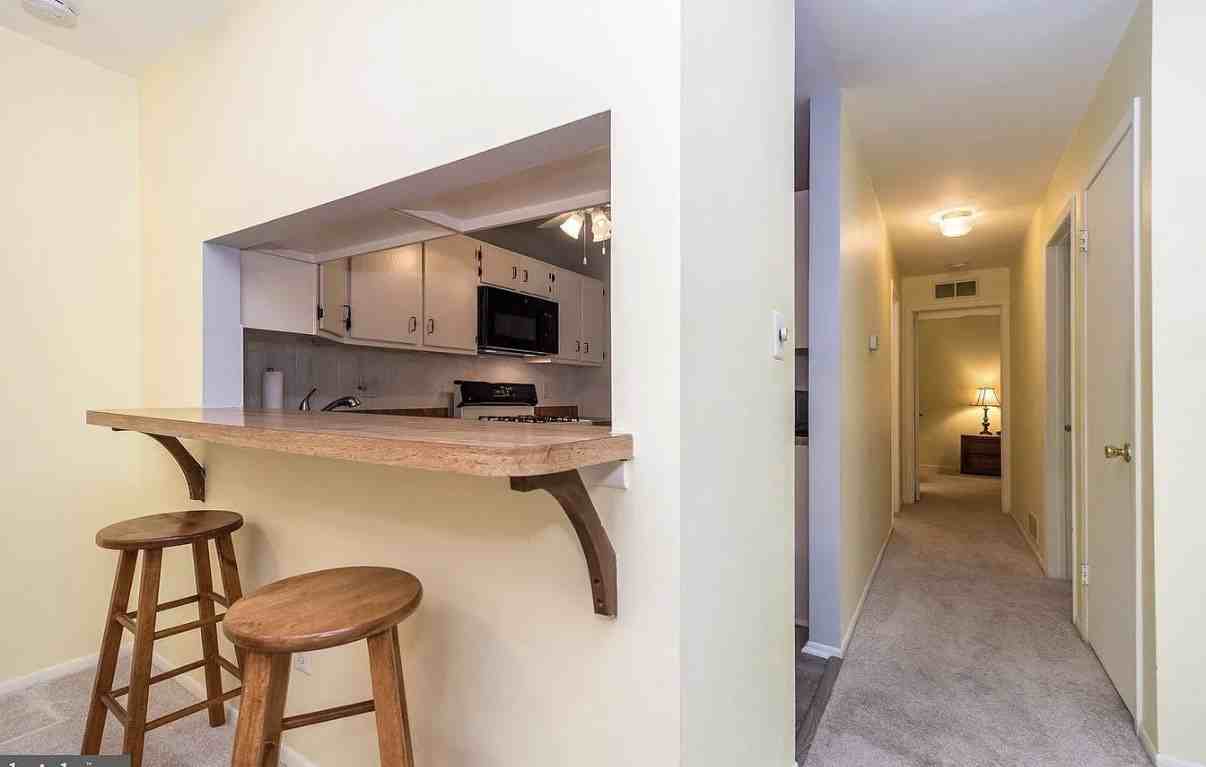 608 Thornton Ct #608 - Photo 4 of 14
