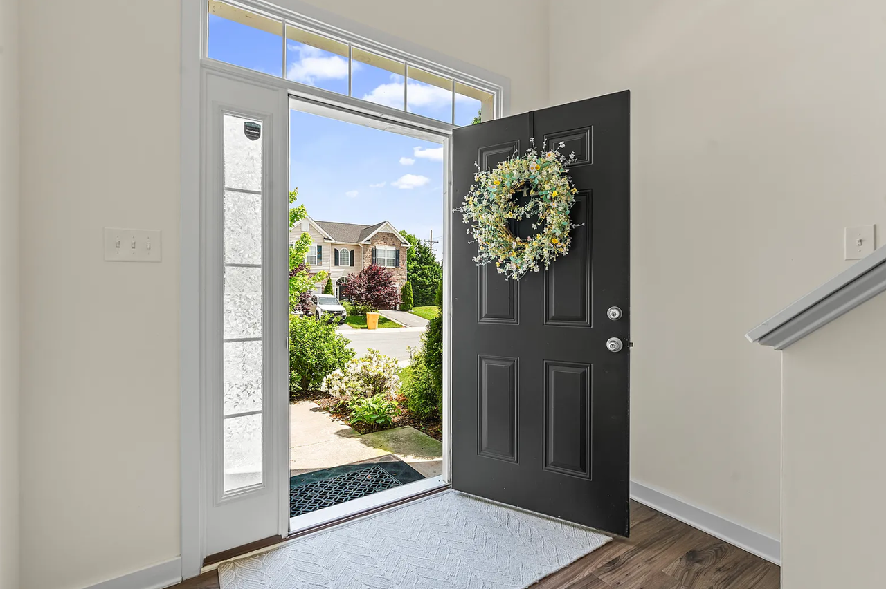 42 Polygon Pl - Photo 4 of 33