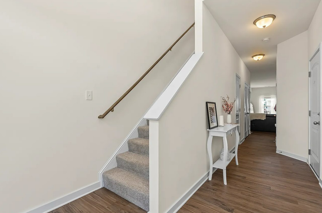 42 Polygon Pl - Photo 5 of 33
