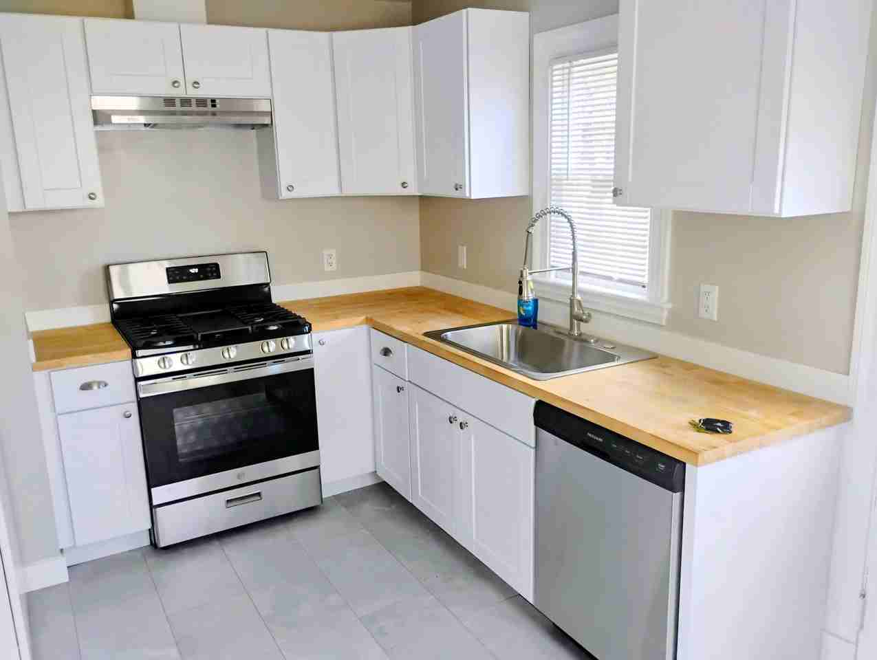 1317 E Market St #A - Photo 6 of 17