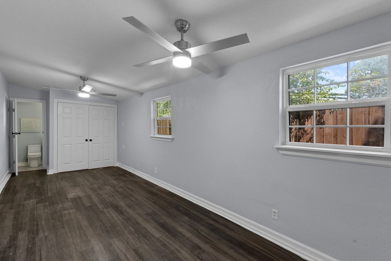 3022 Shorewood Dr #NA - Photo 4 of 17