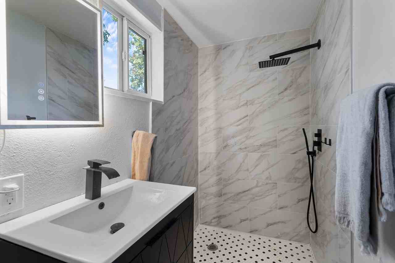 3022 Shorewood Dr #NA - Photo 6 of 17