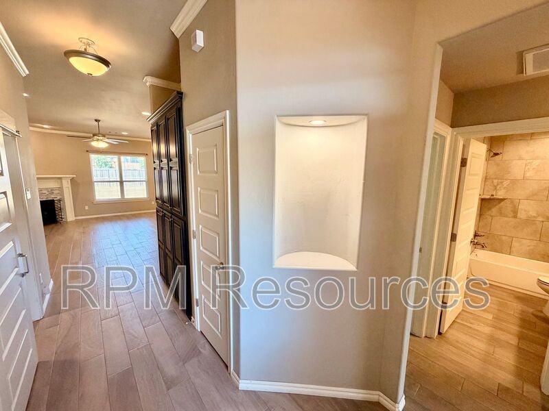 3809 Brougham Way - Photo 3 of 23
