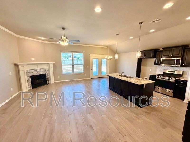 3809 Brougham Way - Photo 4 of 23