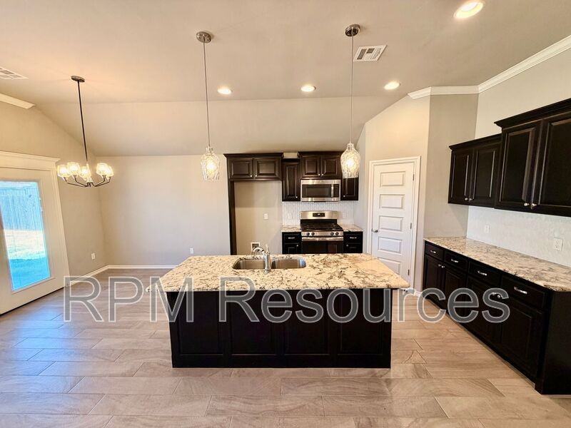 3809 Brougham Way - Photo 5 of 23