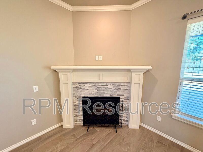3809 Brougham Way - Photo 7 of 23