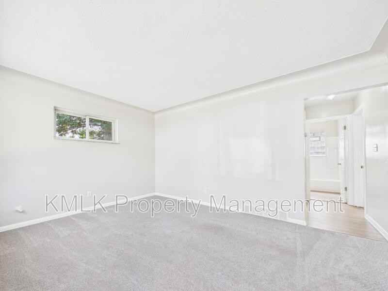 1430 Virginia Ave - Photo 3 of 17