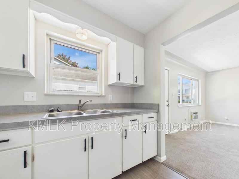 1430 Virginia Ave - Photo 7 of 17