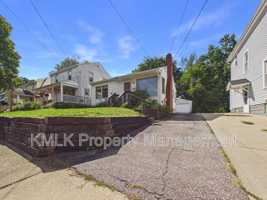 featured image of 1274 Collinwood Ave