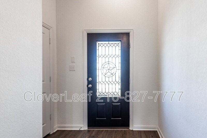 6618 Cibolo Spgs - Photo 5 of 33