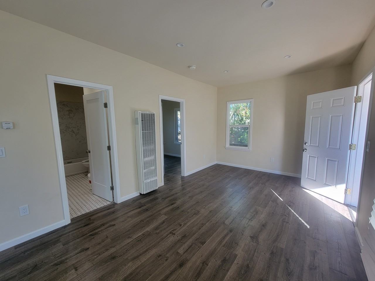 958 43rd St #NA - Photo 2 of 13