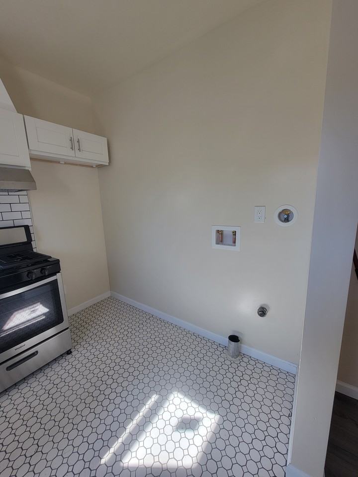 958 43rd St #NA - Photo 6 of 13