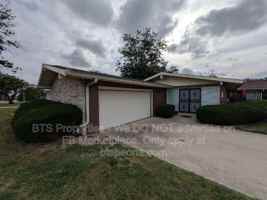 featured image of 5513 N University St