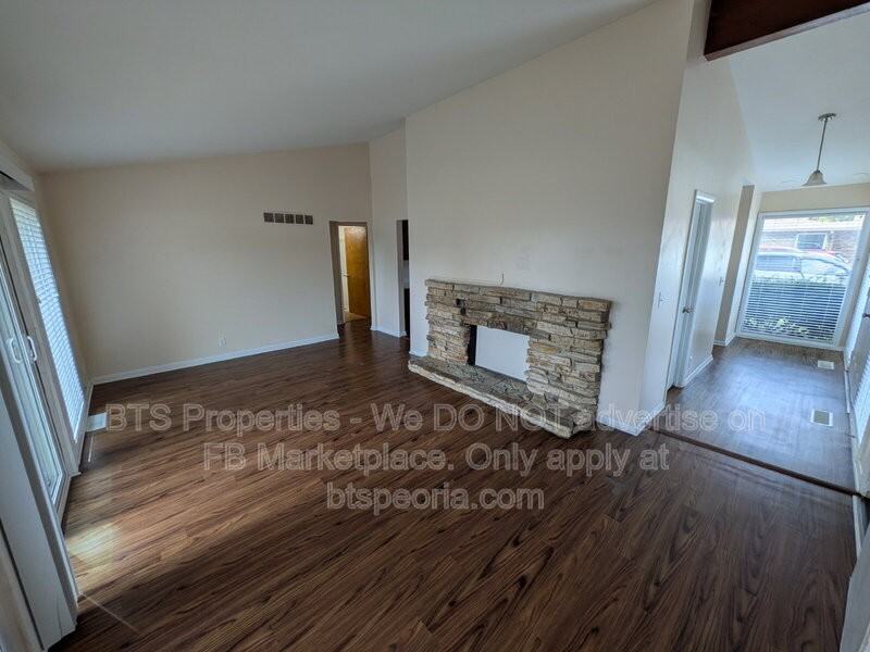 5513 N University St - Photo 2 of 20