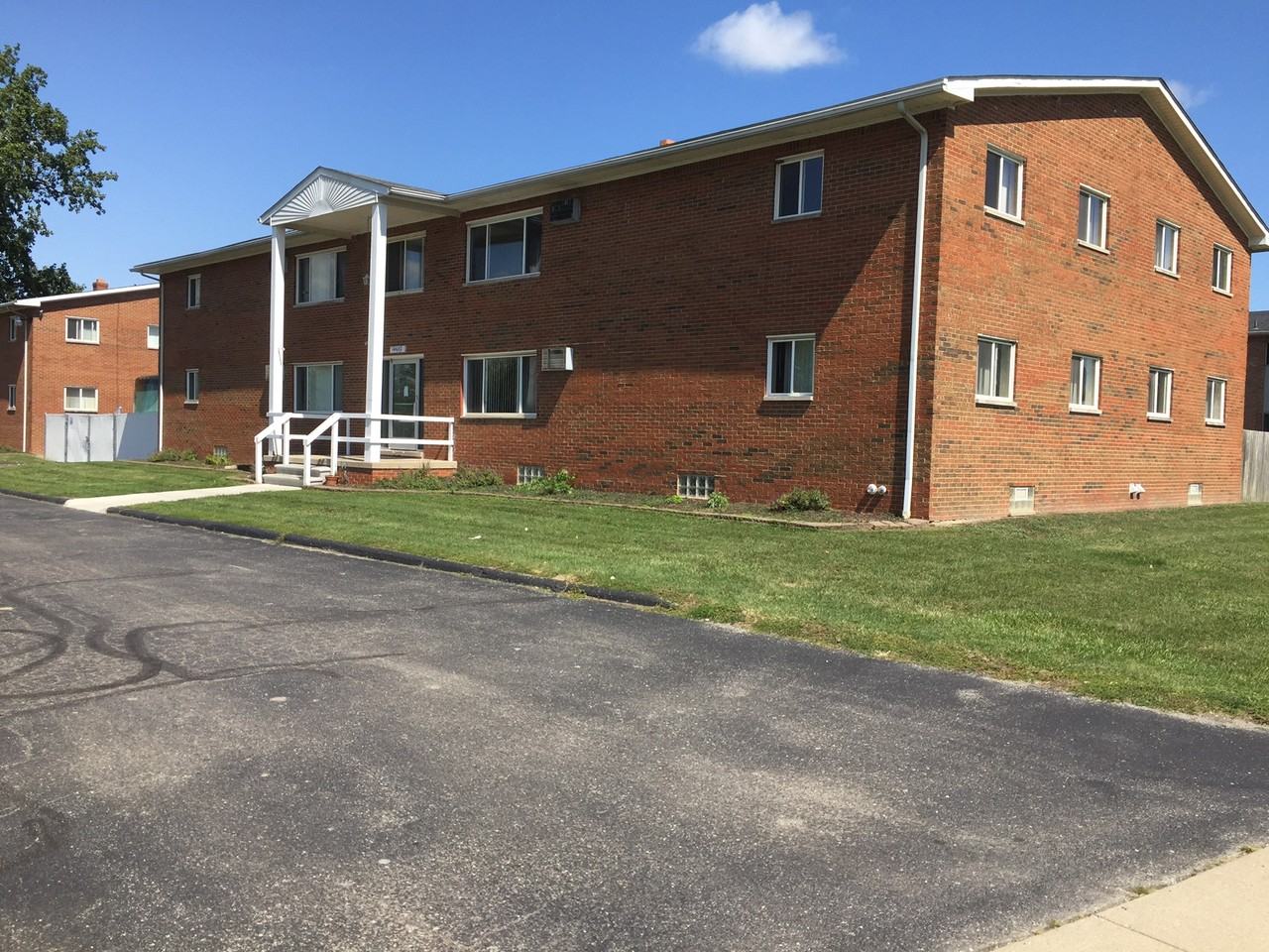 14680 Middle Gibraltar Rd - Photo 2 of 12
