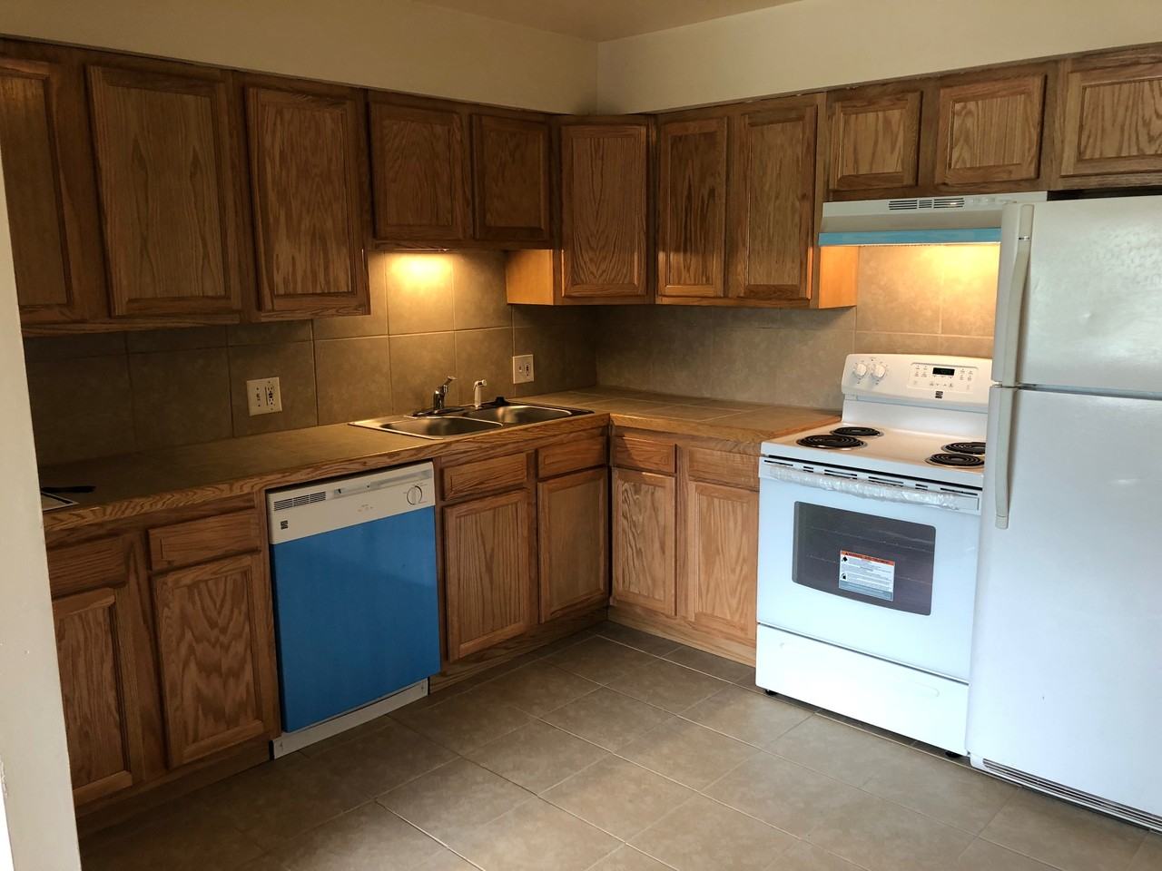 14680 Middle Gibraltar Rd - Photo 7 of 12