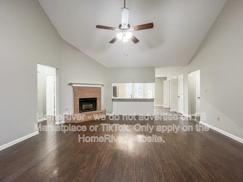 4141 Shadow Glen Dr - Photo 2 of 20