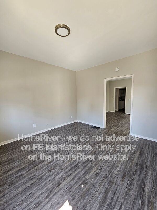1632 Dewey Ave - Photo 2 of 21