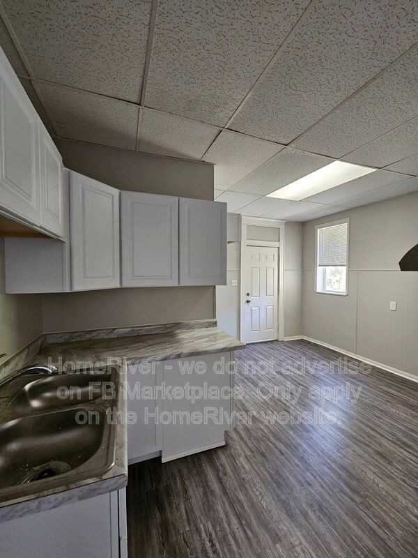 1632 Dewey Ave - Photo 6 of 21