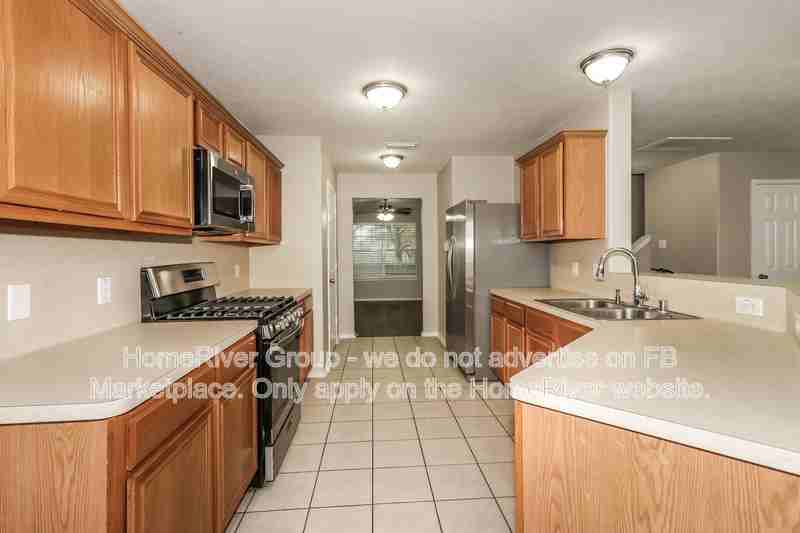 13505 Barton Meadow Ln - Photo 5 of 22
